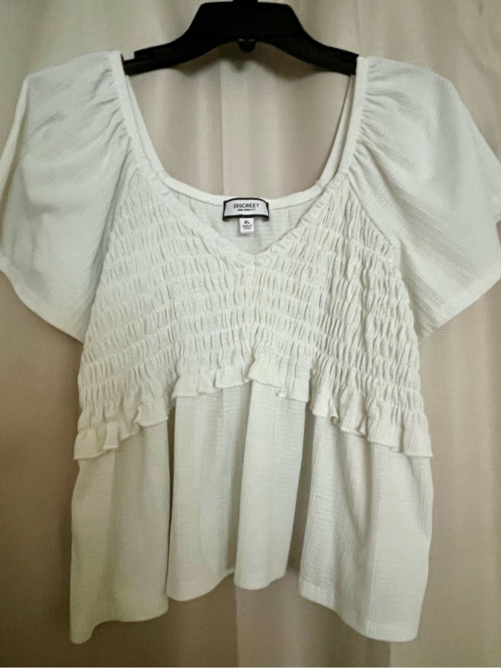 Discreet NYC White Smocked Babydoll Flutter Sleeve Blouse XL (Runs Small)